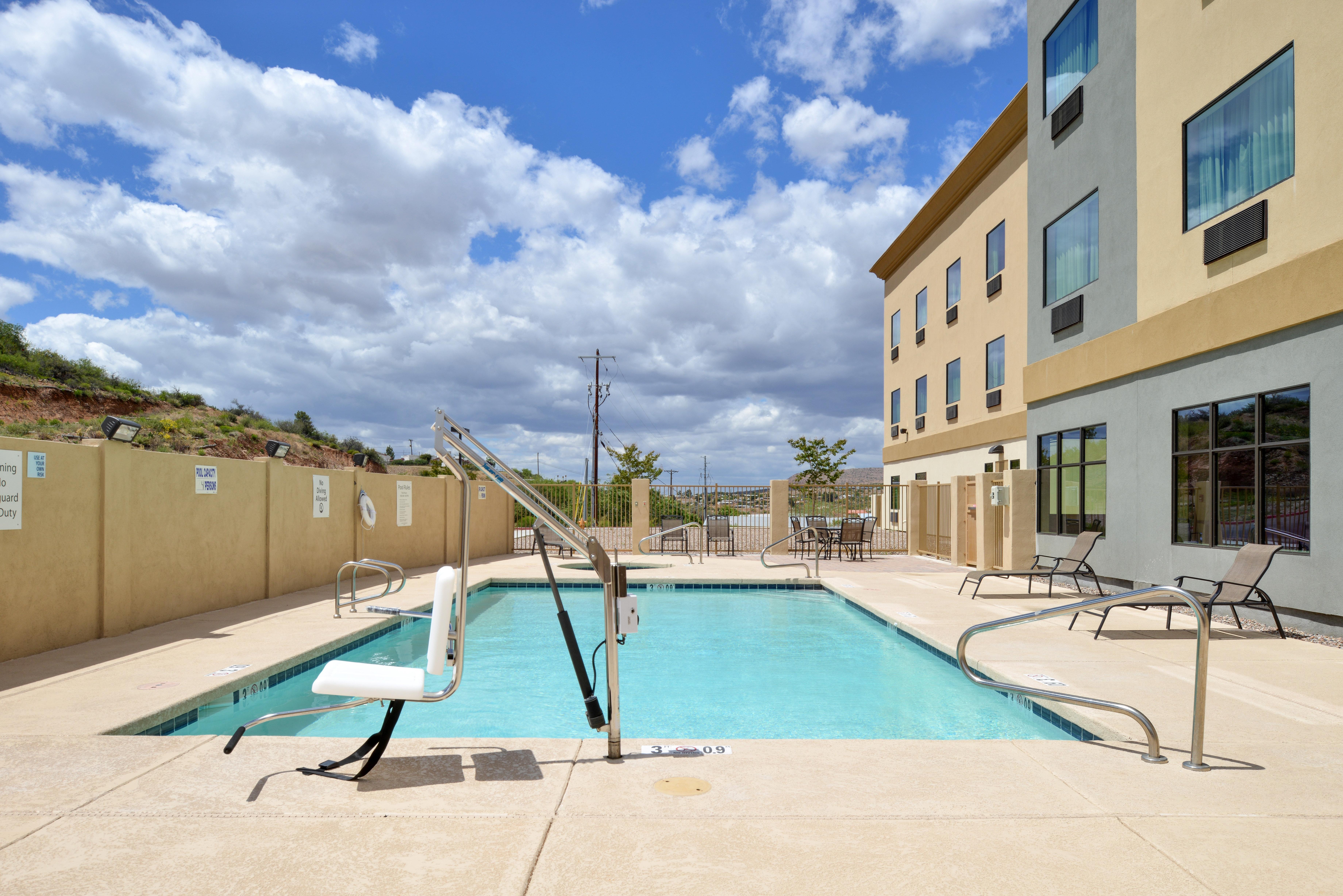 Holiday Inn Express & Suites Globe By Ihg Exterior photo